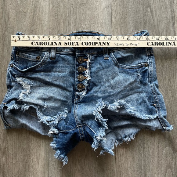 Just Usa Denim Distressed Stretchy Shorts Women’s 28 - Picture 5 of 6